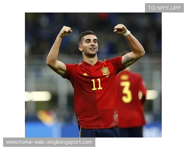 费兰托雷斯脚后跟短传制造配合亮点，巴萨创意十足