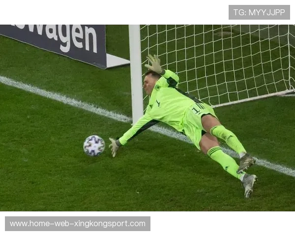 拜仁诺伊尔扑点稳住局势